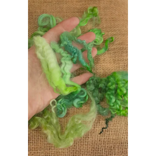 Mixed breeds curly wool, 10g Bright and light Green mix