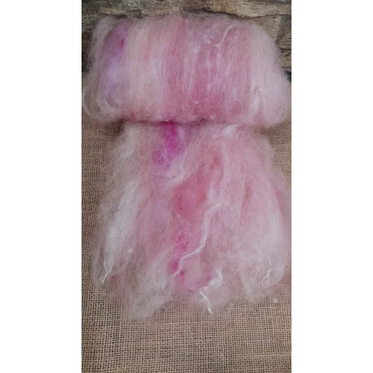 Plenty of pinks Carded Art Batt 30g for wet and needle felting and spinning