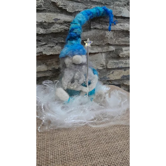 Beginners felting kit, needle felting kit, gnome felting kit, felting kit, gnome kit, gonk kit, tomte kit, winter gnome, christmas crafts, christmas gift
