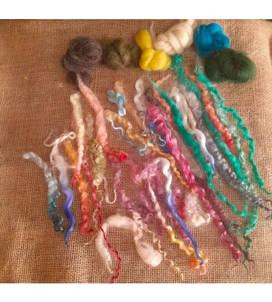 mystery scoop, surprise scoop, tops, wool, felting, weaving, spinning, carded wool