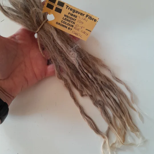Suri Alpaca locks, 10g Light Ash (rose grey) long 10" staple, undyed washed premium doll hair fibre