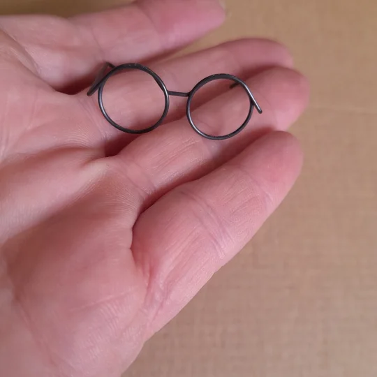 black wire glasses