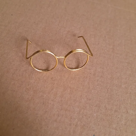 4.1 cm wire glasses in gold