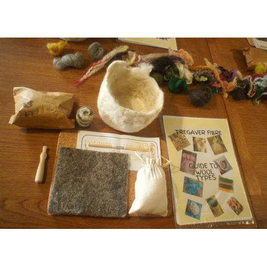 needle felting workshop, felting workshop, beginners felting workshop, craft classes in Cornwall