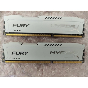 16 GB Kingston HyperX Fury PC3-14200 DDR3 1866 MHz HX318C1..