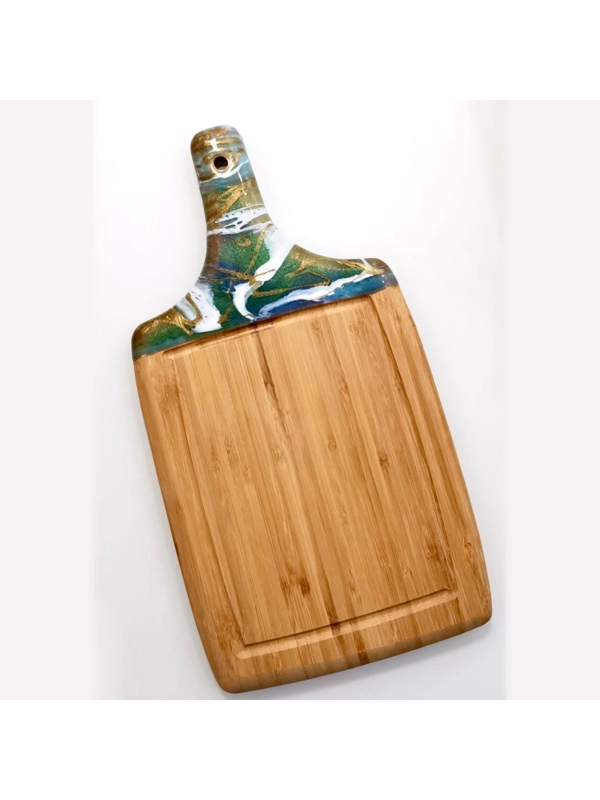 Cutting board with epoxy details - green-gold