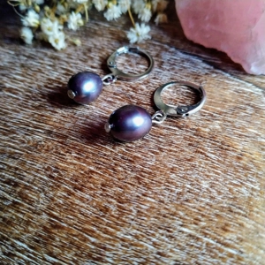 Black Pearl Lever back earrings