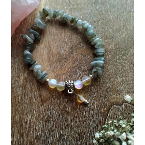 Labradorite bracelet with yellow flash beads