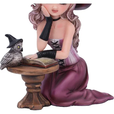 Agatha Witch Figurine 15cm Agatha Witch Figurine 15cm