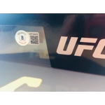 UFC FIGURE SERIE 1 SIGNED by FRANCIS NGANNOU and BECKETT CERTIFIED UFC FIGURE SERIE 1 SIGNED by FRANCIS NGANNOU and BECKETT CERTIFIED