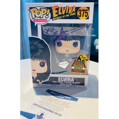 ELVIRA 375 DIAMOND COLLECTION 2500PCS LIMITED OCT 2019 SIGNED by CASSANDRA PETERSON and BECKETT CERTIFIED 4