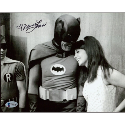 BATMAN 8x10 SIGNED by DONNA LOREN and BECKETT CERTIFIED BATMAN 8x10 SIGNED by DONNA LOREN and BECKETT CERTIFIED