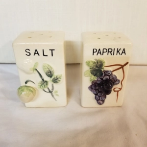 SALT PAPRIKA set shakers ceramic
