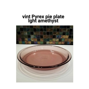 Vint. lght amethyst Pyrex pie dish