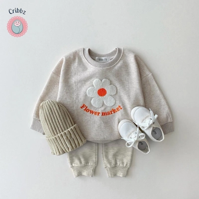 Autumn Floral Print Baby Clothing Set title=