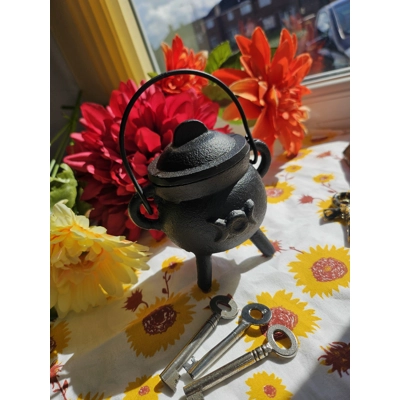 Triple Moon Cauldron Triple Moon Cauldron