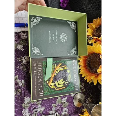 Hedgewitch Oracle – Kate Forsyth & Vasilisa Romanenko Hedgewitch Oracle – Kate Forsyth & Vasilisa Romanenko