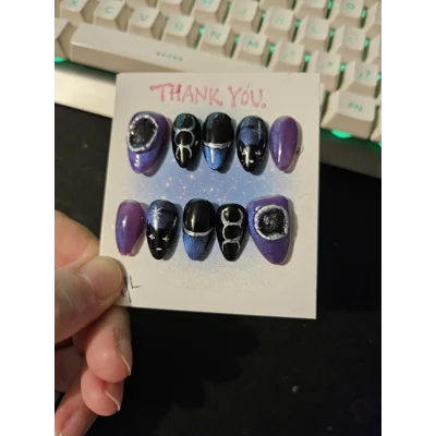 Purple Holo Familiar Magic – Cat & Triple Moon Press-On Nails Purple Holo Familiar Magic – Cat & Triple Moon Press-On Nails