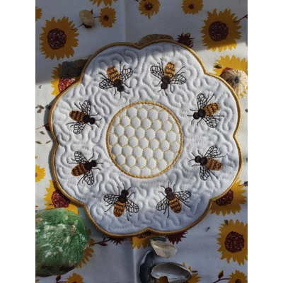 Bee Candle Mat
