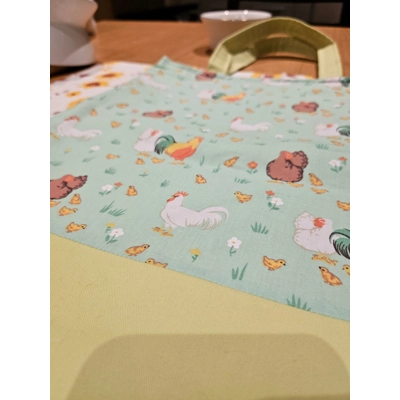 Chickens tote Chickens tote