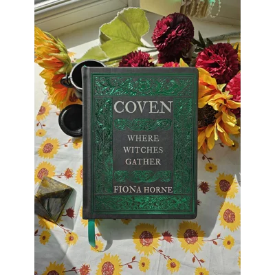 Coven: Where Witches Gather - Fiona Horne Coven: Where Witches Gather - Fiona Horne
