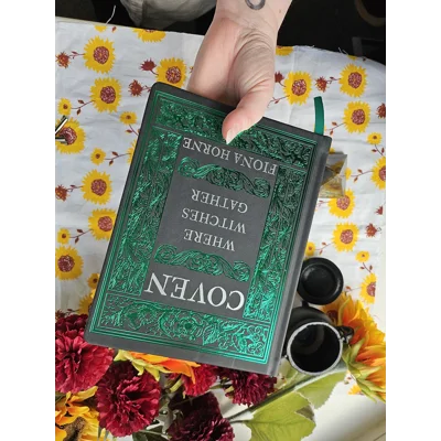 Coven: Where Witches Gather - Fiona Horne Coven: Where Witches Gather - Fiona Horne