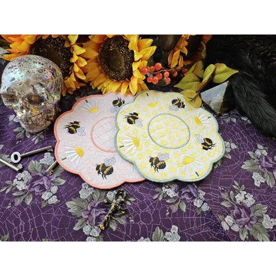 Bumblebee & Daisy Candle Mat