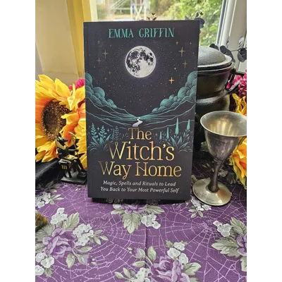 A Witch's Way Home - Emma Griffin