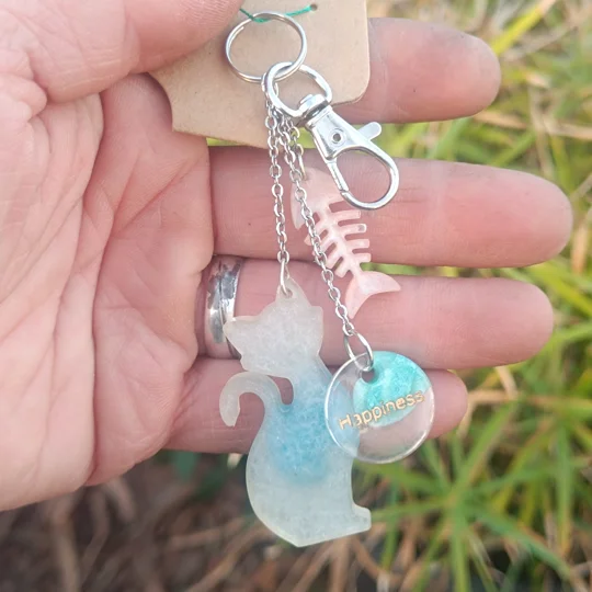 Happines cat keychain, epoxy
