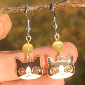 Tuxido cat earrings