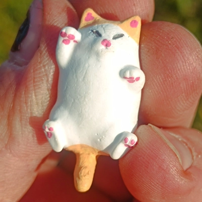 Chubby cat magnet, ginger & white