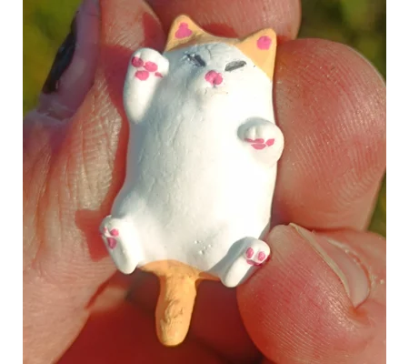 Chubby cat magnet, ginger & white