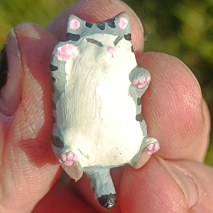 Chubby cat magnet, silver tabby & white