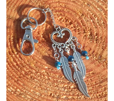 Heart-shaped metal dreamcatcher keychain
