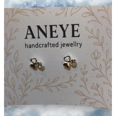 SPARKLE & STYLE β JUST Β£13 β¨ Handcrafted Silver Tone Stud Earrings