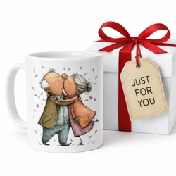 OLD LOVE, HOT BREW, BIG HUGS!  Spotted: two lovebirds snog..