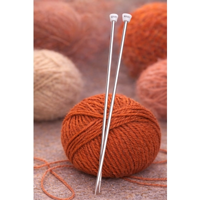 knitting needles✨ Precision meets perfection! ✨£1.25 a pair