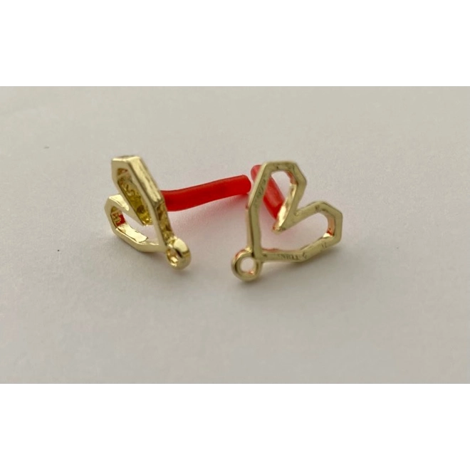 Additional Image for GEO SHAPE GOLD HEART STUD COMPONENT