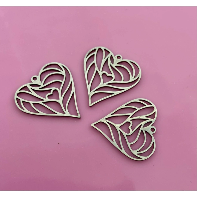 Additional Image for GREY SILVER SECTIONED HEART PENDANT