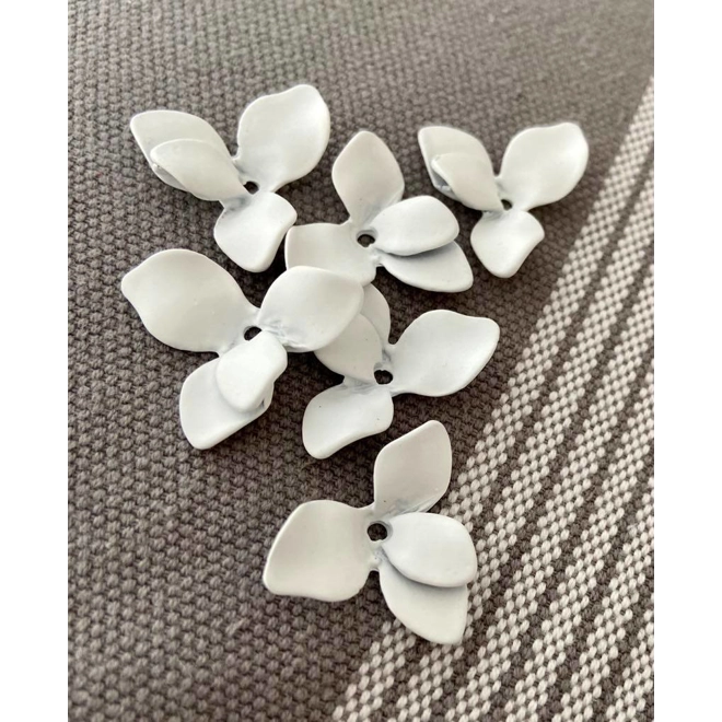 Additional Image for WHITE FLOWER COMPONENT