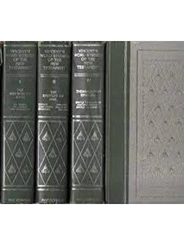 Word Studies in the New Testament (4 Volume Set) Hardcover: By Marvin R Vincent (Author)