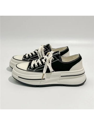 Lace-Up Round Toe Platform Sneakers