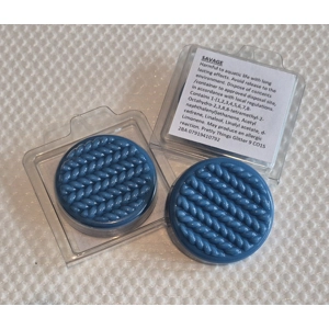 Savage Wax Melt Knitted Clamshell