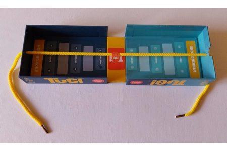 Confident Games Ltd Tug The Team Quiz-Off Party Game COMPLETE Confident Games Ltd Tug The Team Quiz-Off Party Game COMPLETE