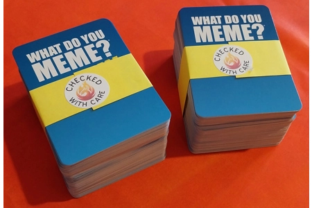 What Do You Meme? Family Edition UK COMPLETE