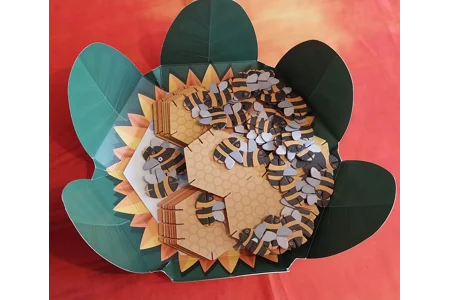 Clockwork Soldier Build A Beehive Game - 3D Dominoes Family Game - COMPLETE Clockwork Soldier Build A Beehive Game - 3D Dominoes Family Game - COMPLETE