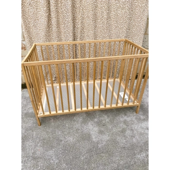 Pine cot with out matress