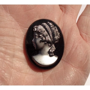 Victorian Woman's Head Cameo Cabochon Silver Black B