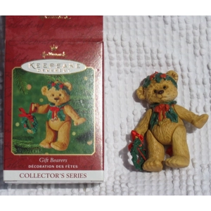 Hallmark Keepsakes 2001 Gift Bearer Bear Ornament