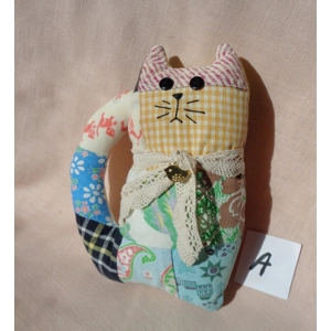 Vintage Quilt Cat Shelf Sitter 7 Inch Farmhouse Ornies Bowl Filler A